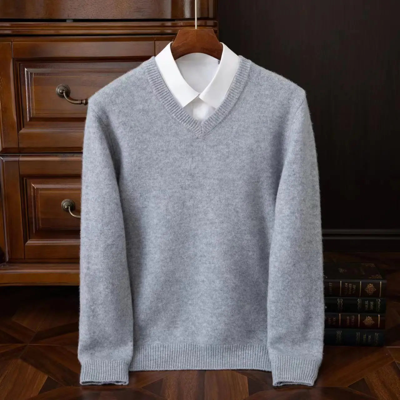 Maglione scollo V uomo